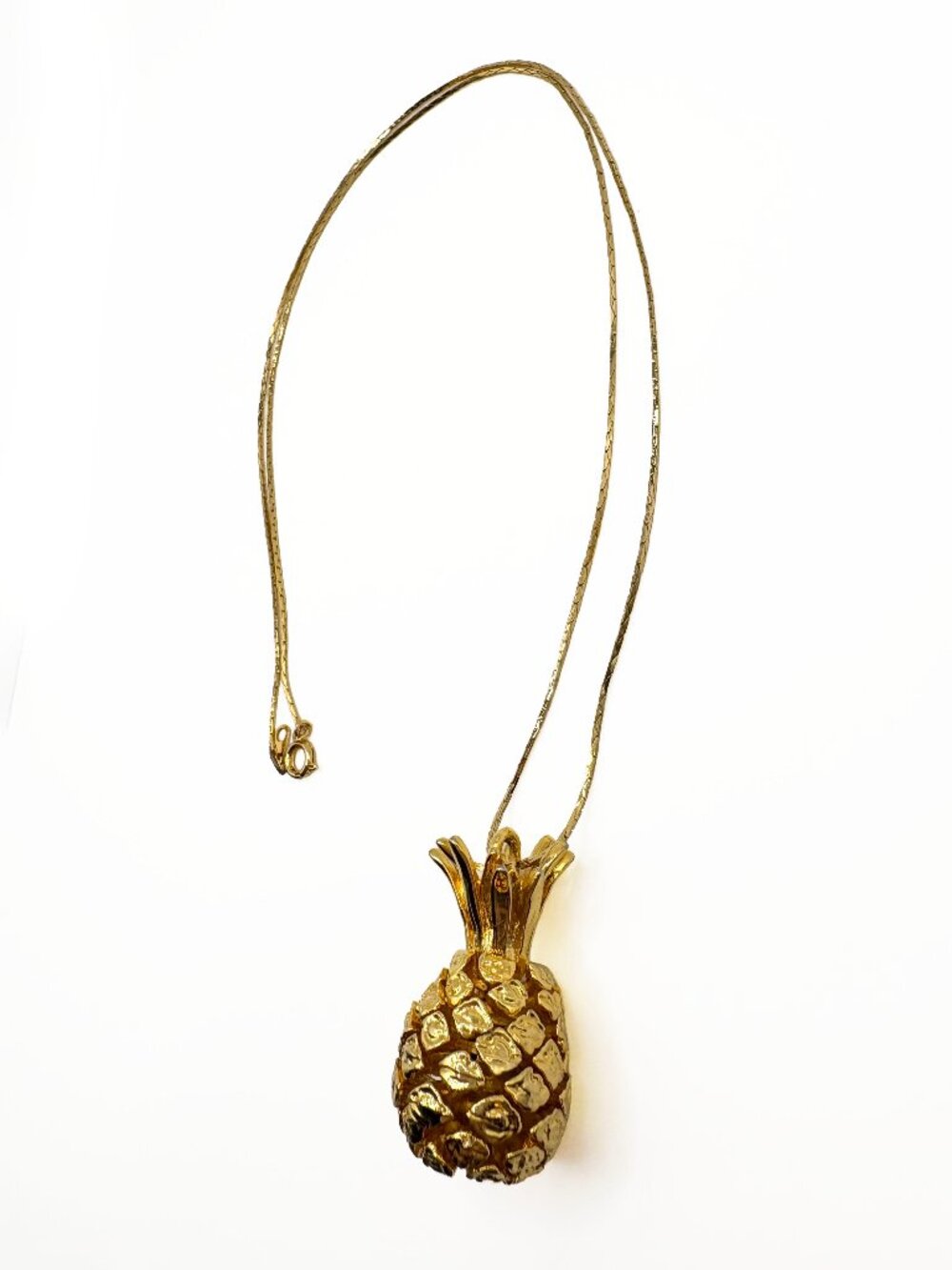 Vintage 3D Pineapple Gold Tone Tropical Pendant Necklace